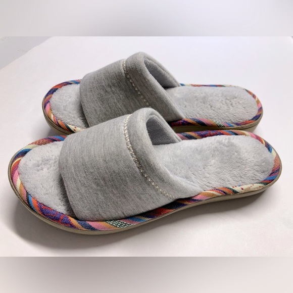 Isotoner Women’s Knit Slide Slippers, 7.5-8, Gray, Faux Fur. - Picture 2 of 5